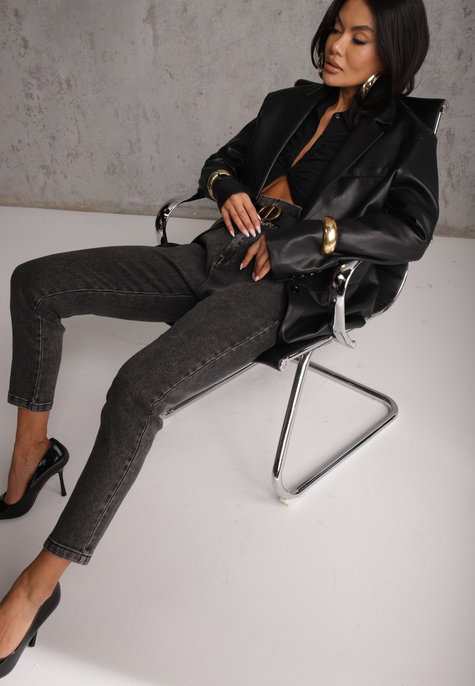Czarne Jeansy Mom Fit z Paskiem Astera, czarny, tkanina, Renee, damski, całoroczny, całoroczny, rozmiar S