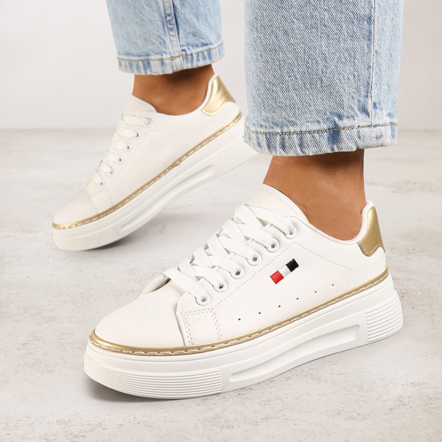 Biało-Beżowe Sznurowane Sneakersy na Płaskiej Podeszwie z Lamówką Fedat, biały, imitacja skóry, Renee, damski, przejściowy, rozmiar 38