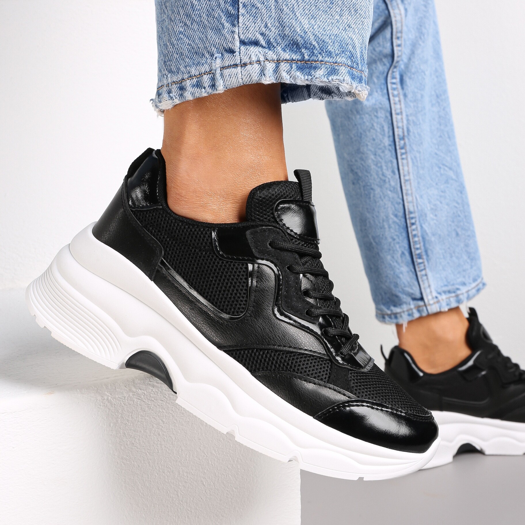 Czarne Sneakersy na Grubej Podeszwie ze Wstawkami z Perforacją Lanya, czarny, imitacja skóry, Renee, damski, przejściowy, rozmiar 39