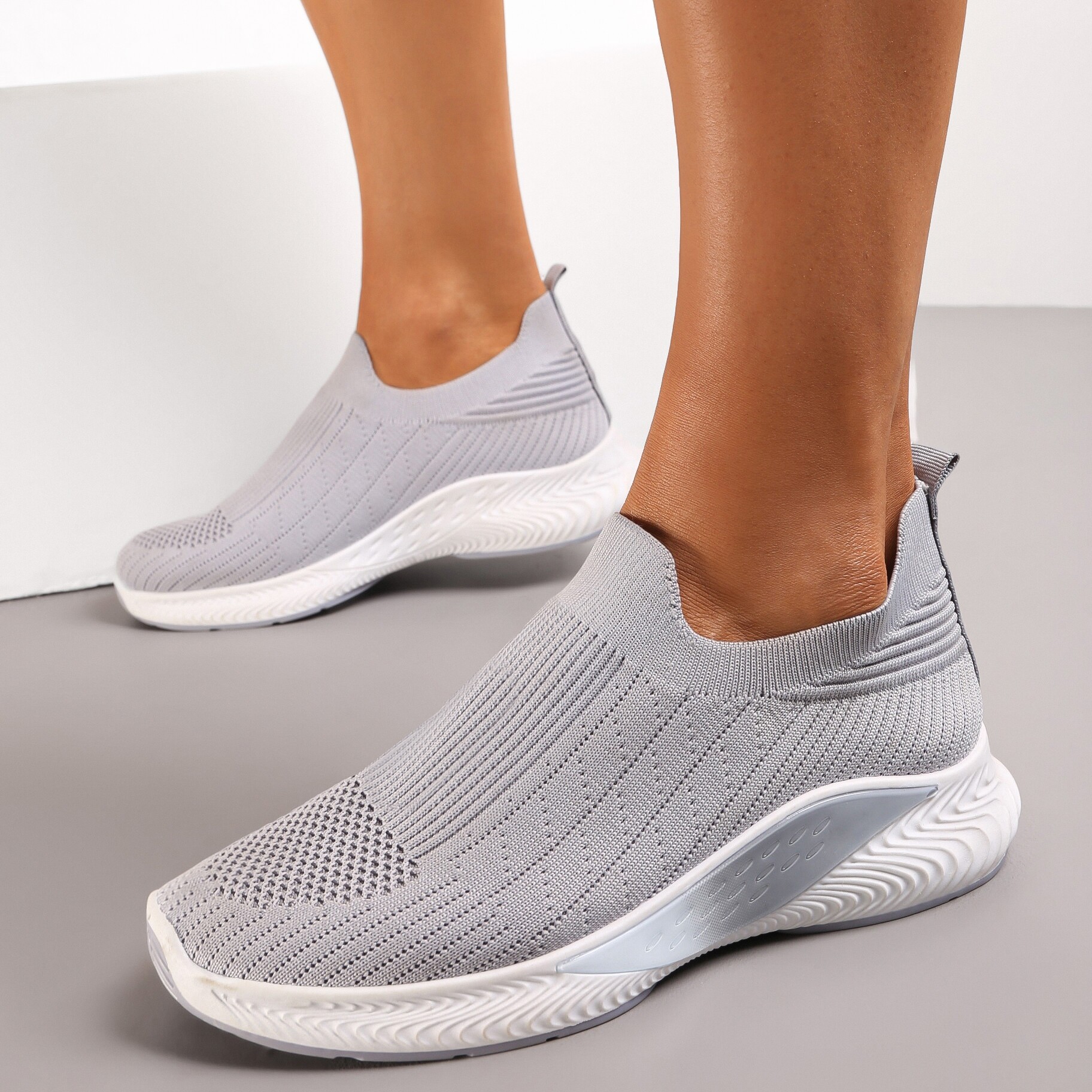 Szare Buty Sportowe na Tłoczonej Podeszwie z Elastyczną Cholewką Taiden, szary, materiał tekstylny, Renee, damski, przejściowy, rozmiar 38