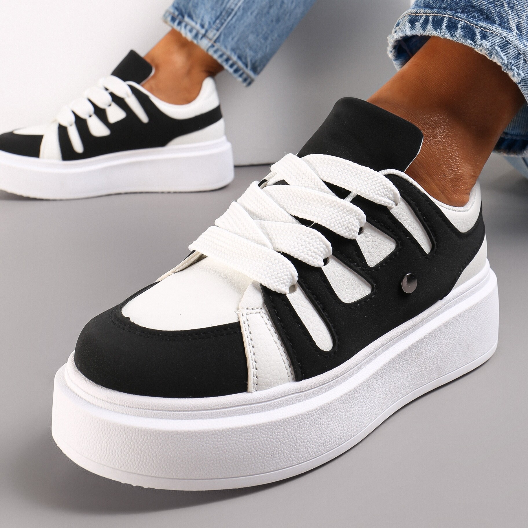 Biało-Czarne Sneakersy na Grubej Podeszwie przed Kostkę Alisis, biały, imitacja skóry, Renee, damski, przejściowy, rozmiar 37
