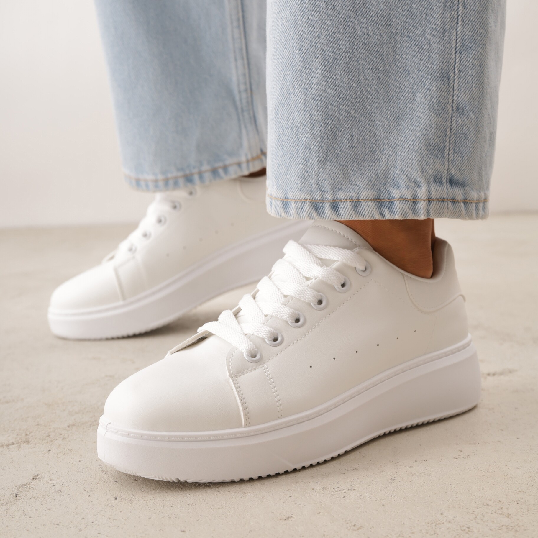 Białe Sneakersy na Grubej Podeszwie ze Sznurowaniem Serizia, biały, imitacja skóry, Renee, damski, przejściowy, rozmiar 36
