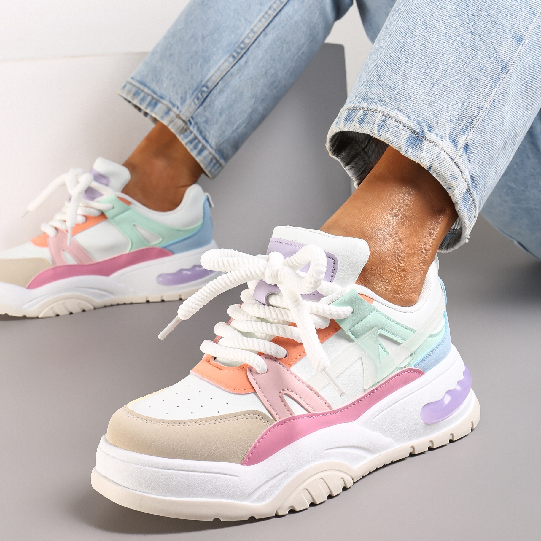Biało-Różowe Sneakersy na Grubej Podeszwie z Szerokim Wiązaniem Iniestra, biały, imitacja skóry, Renee, damski, przejściowy, rozmiar 37