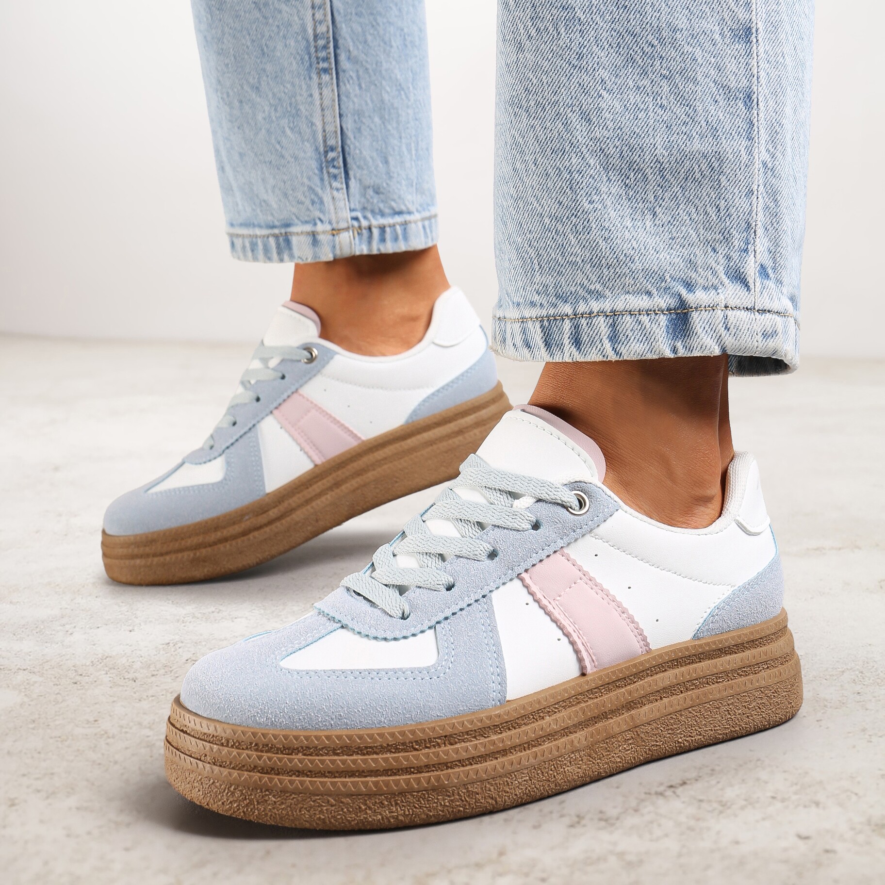 Niebiesko-Białe Sneakersy na Grubej Podeszwie z Ozdobnymi Przeszyciami Ysdole, niebieski, imitacja skóry, Renee, damski, przejściowy, rozmiar 38