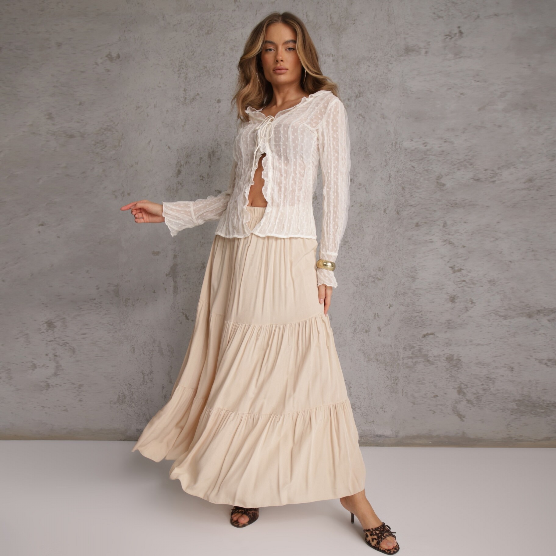 Beżowa Wiskozowa Spódnica High Waist z Gumką w Talii i Falbanką Christiara, beżowy, tkanina, Renee, damski, letni, rozmiar ONE SIZE