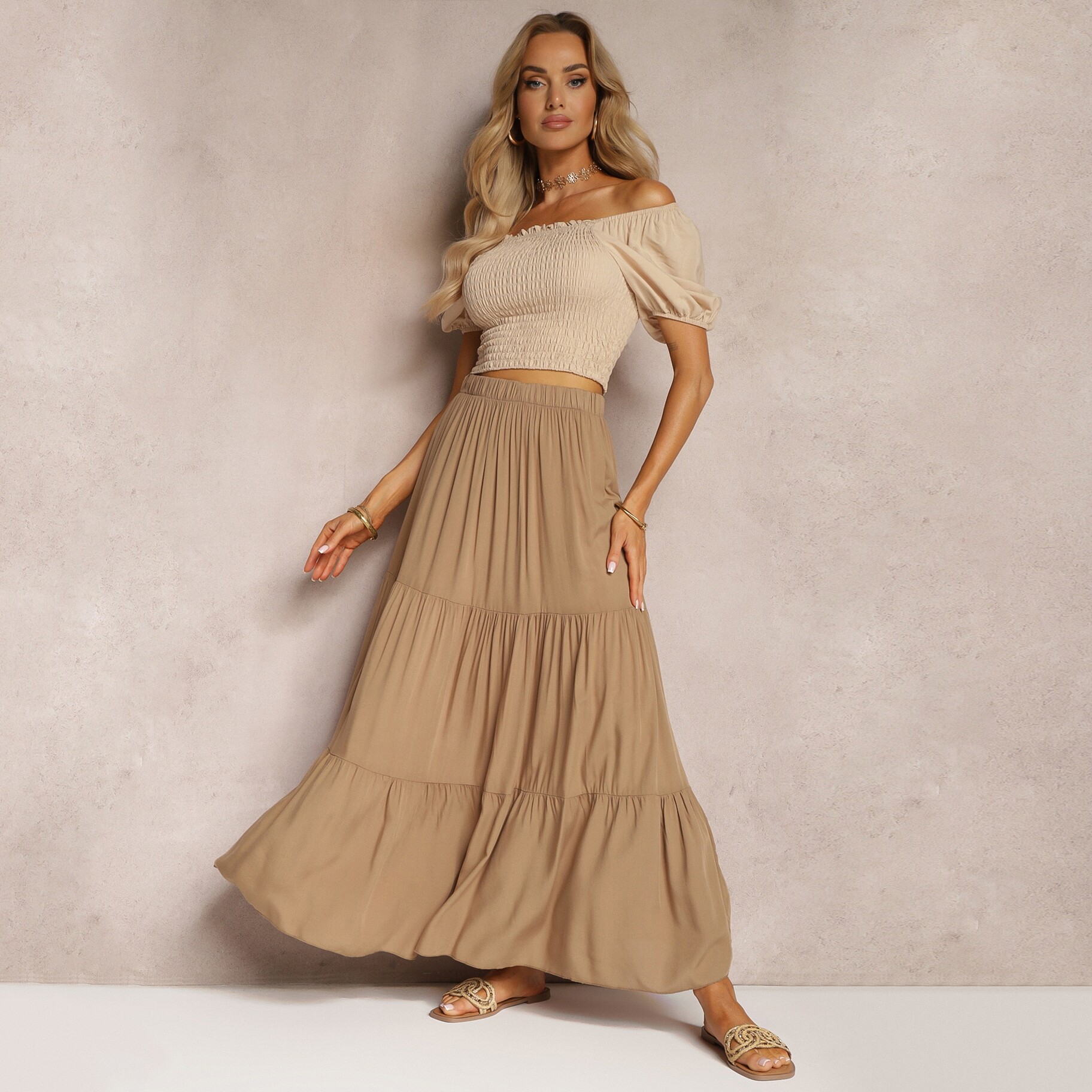 Ciemnobeżowa Wiskozowa Spódnica High Waist z Gumką w Talii i Falbanką Christiara, beżowy, tkanina, Renee, damski, letni, rozmiar ONE SIZE