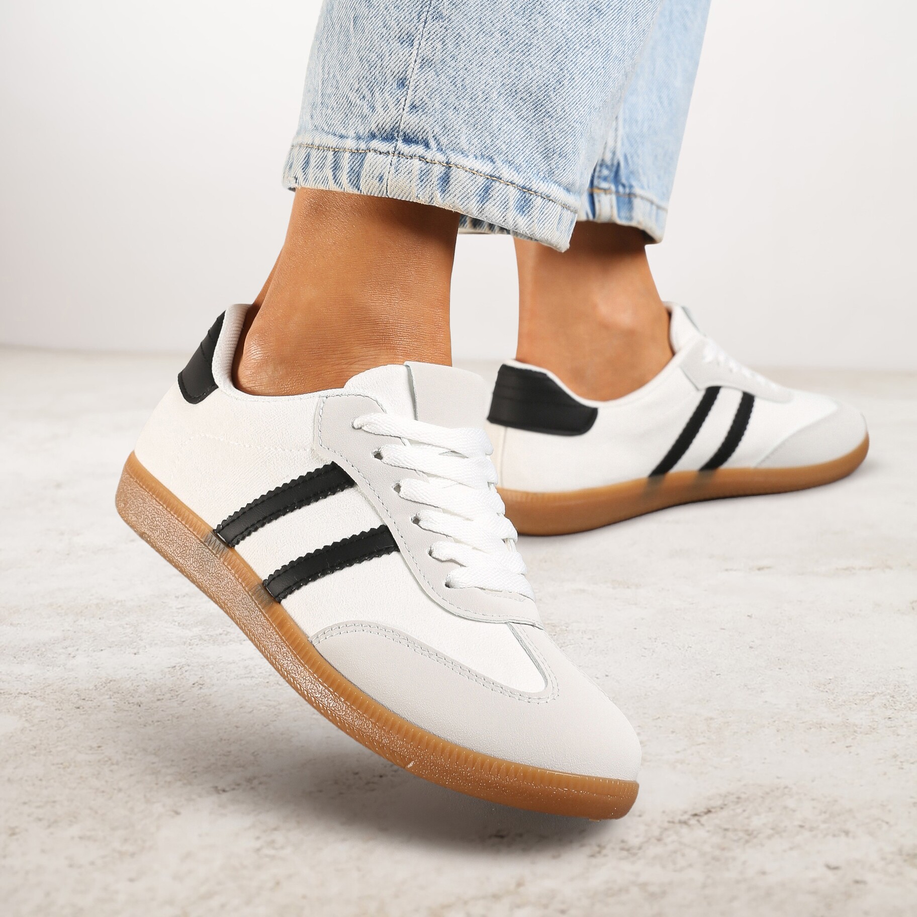 Białe Casualowe Sneakersy na Płaskiej Podeszwie Pemeriana, biały, imitacja skóry, Renee, damski, przejściowy, rozmiar 39