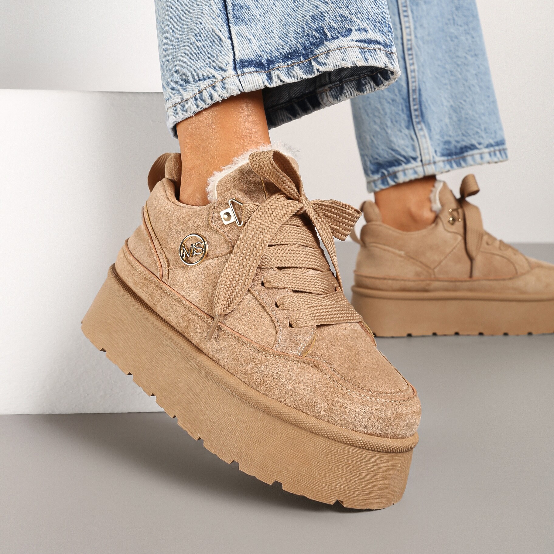 Ciemnobeżowe Sneakersy z Imitacji Zamszu na Grubej Podeszwie Wyściełane Futerkiem Senavel, beżowy, imitacja zamszu, Renee, damski, zimowy, rozmiar 39