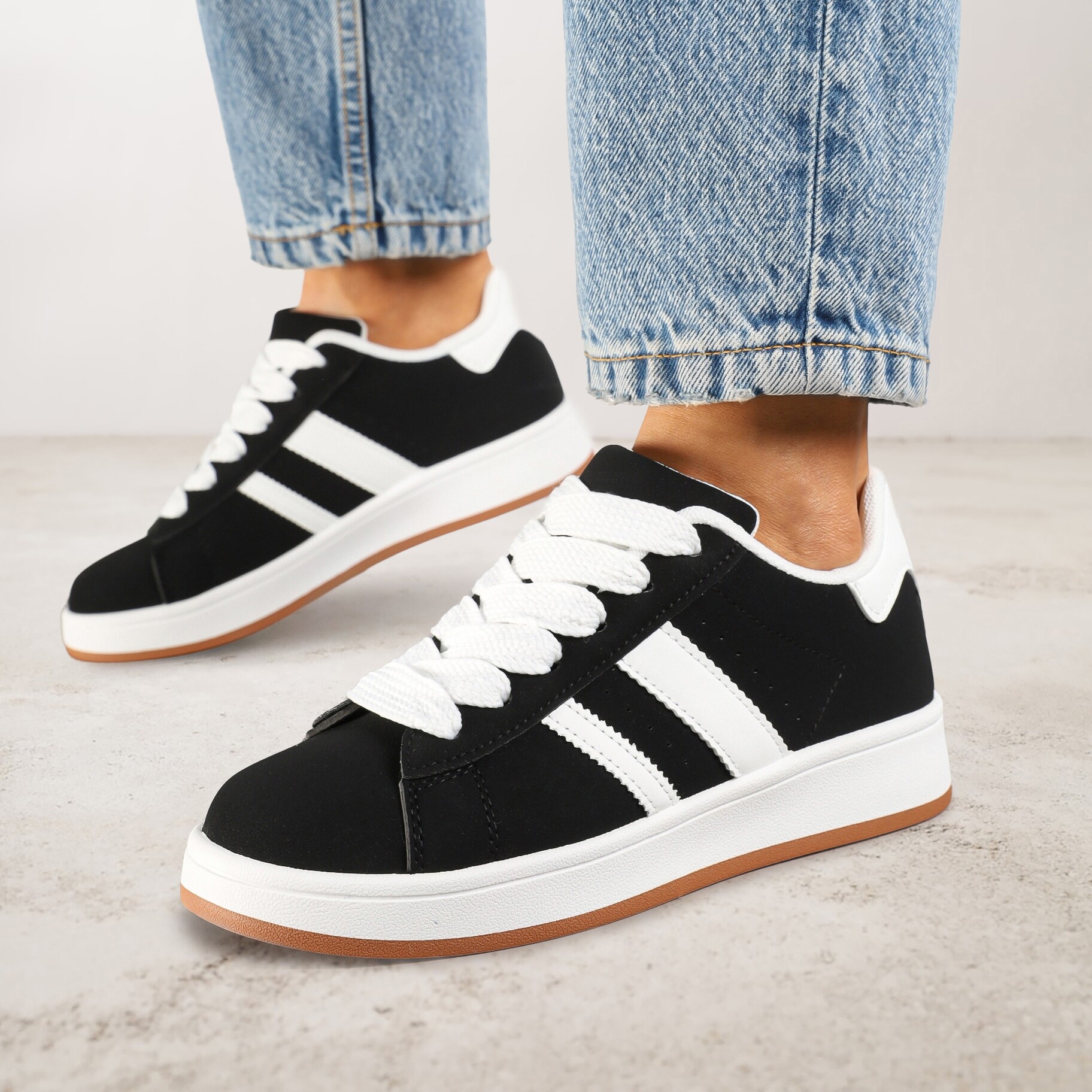 Czarno-Białe Sneakersy na Niskiej Platformie z Naszywkami Flordexia, czarny, nubuk syntetyczny, Renee, damski, przejściowy, rozmiar 37