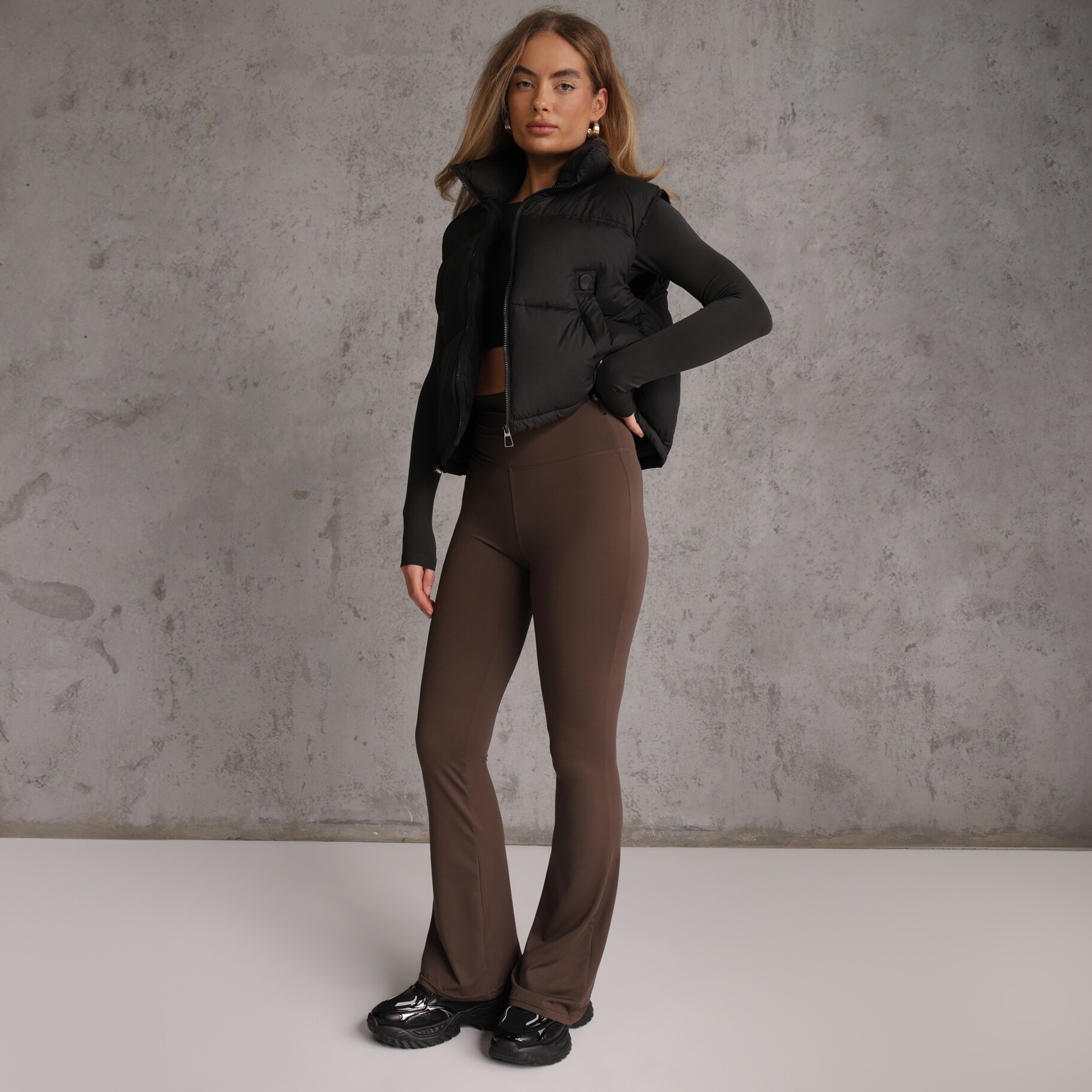 Brązowe Spodnie High Waist z Elastycznego Materiału z Gumką w Talii Dorra, brązowy, dzianina, Renee, damski, całoroczny, rozmiar S