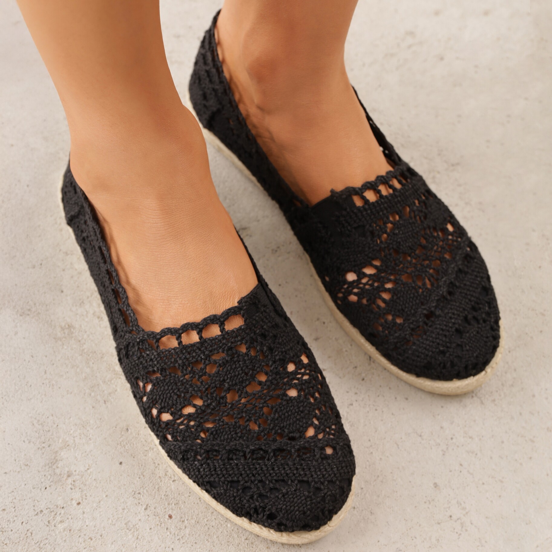 Czarne Espadryle z Ażurową Cholewką i Plecioną Podeszwą Gratifyinglys, czarny, materiał tekstylny, Renee, damski, letni, rozmiar 36
