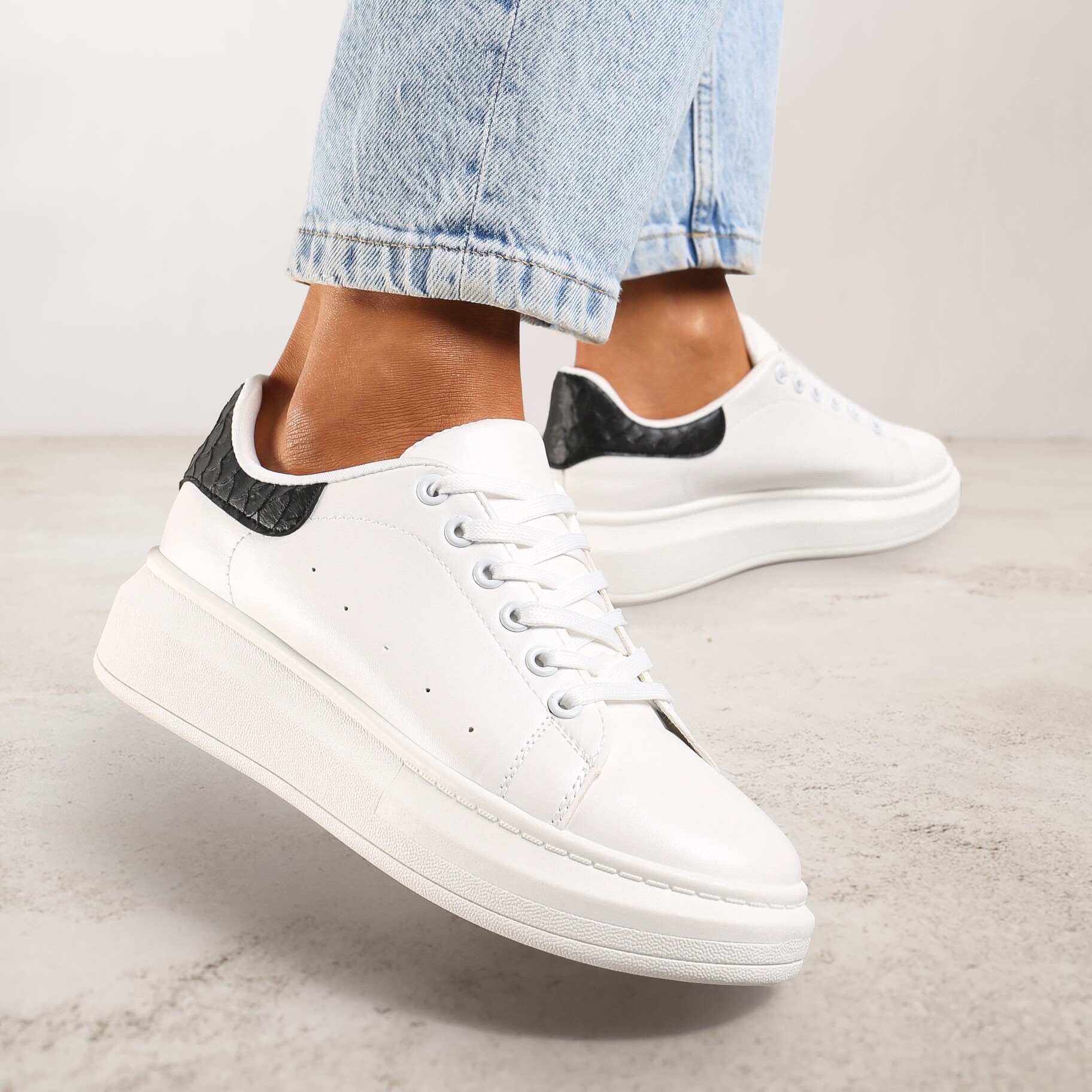 Biało-Czarne Sneakersy na Niskiej Platformie w Klasycznym Stylu Lucid Dream, biały, imitacja skóry, Renee, damski, przejściowy, rozmiar 38