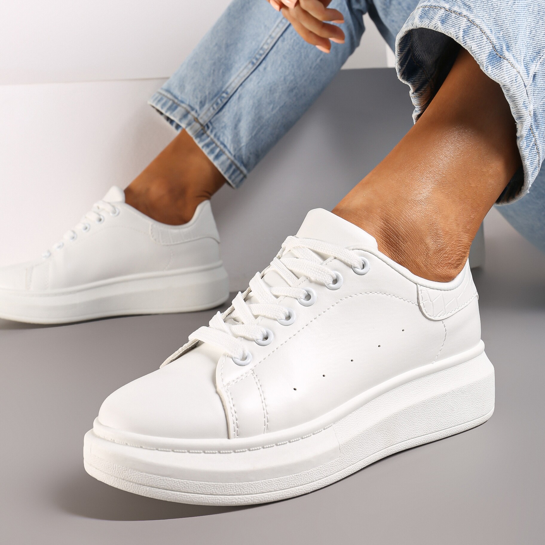 Adidași Albi pe Platformă Joasă în Stil Clasic Lucid Dream, biały, imitacja skóry, Renee, damski, przejściowy, rozmiar 40