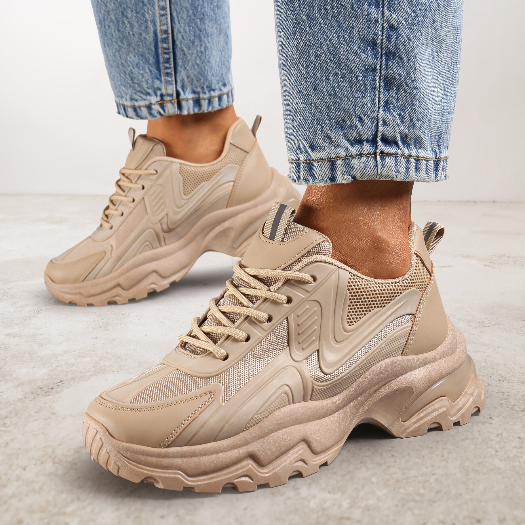 Ciemnobeżowe Sneakersy z Grubą Podeszwą ze Sznurowaniem i Siateczkowymi Wstawkami Lenivia, beżowy, imitacja skóry, Renee, damski, przejściowy, rozmiar 38