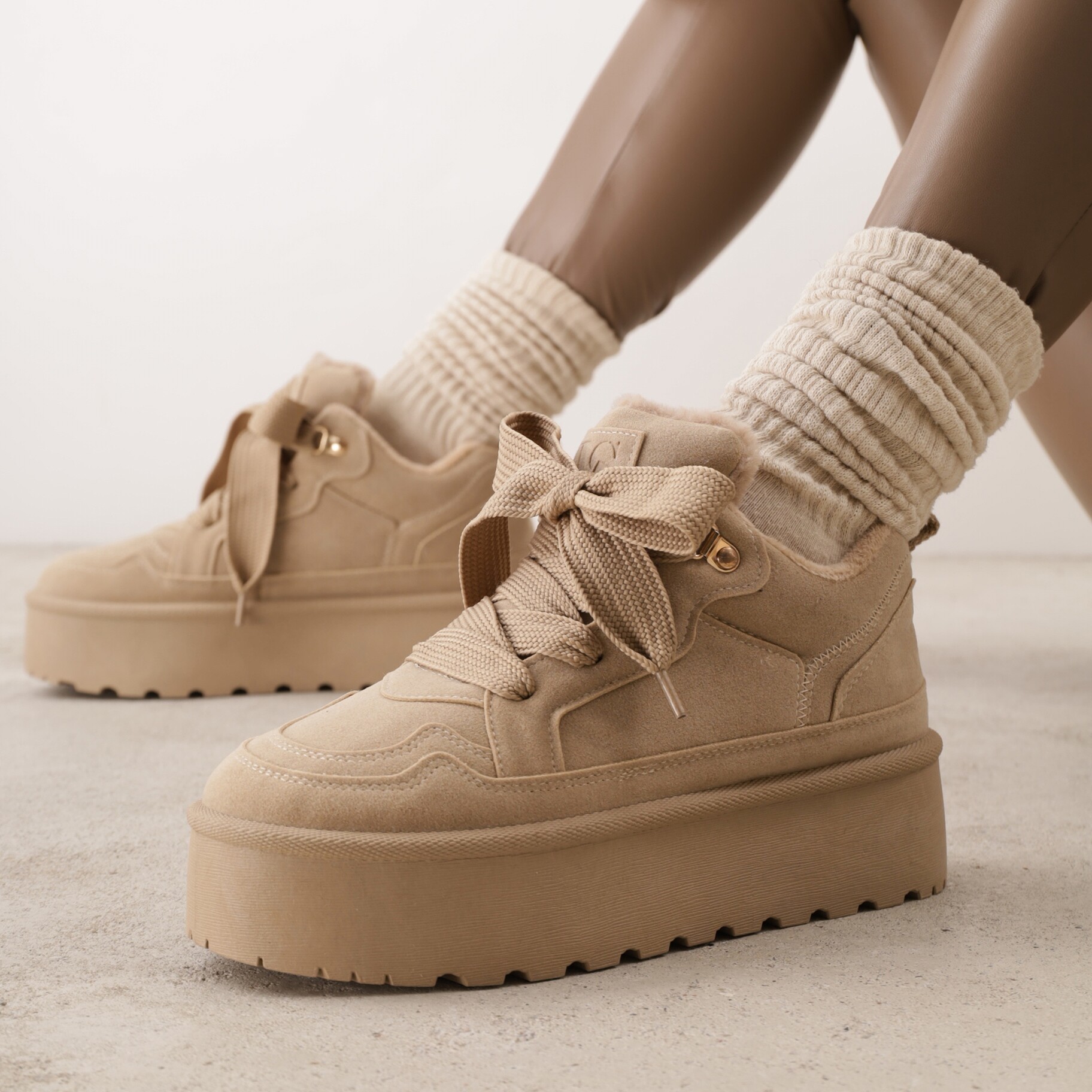 Ciemnobeżowe Sneakersy Vices na Platformie Obszyte Futerkiem Naleris, beżowy, imitacja zamszu, Renee, damski, zimowy, rozmiar 38