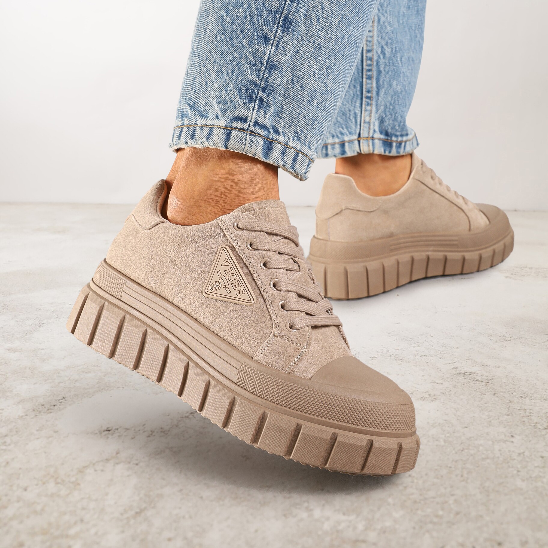Ciemnobeżowe Sneakersy Vices na Platformie z Ozdobą i Napisem Leawen, beżowy, imitacja zamszu, Renee, damski, przejściowy, rozmiar 36