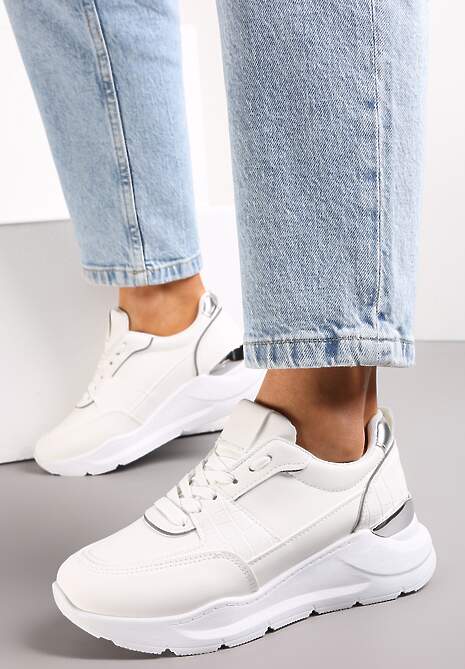Białe Sneakersy na Platformie z Tłoczoną i Metaliczną Wstawką z Tyłu Biorli