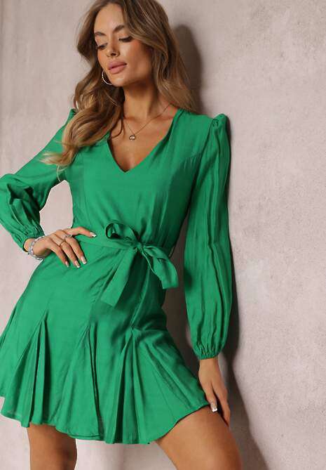 Zielona Rozkloszowana Sukienka Mini z Wiązaniem w Talii Evyna