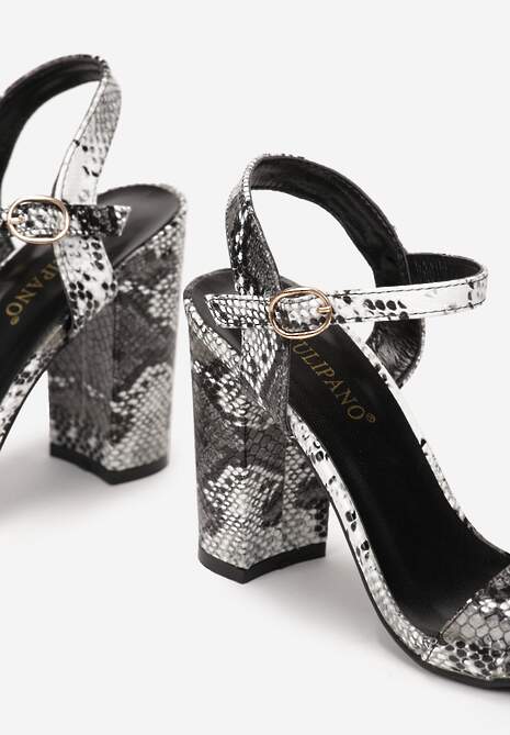 Czarne Sandały w Wężowy Wzór na Słupku Arlowe 5