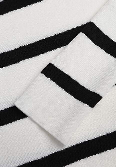 Pulover Oversize Alb Cu Mâneci Liliac și Model în Dungi Eistauma 6