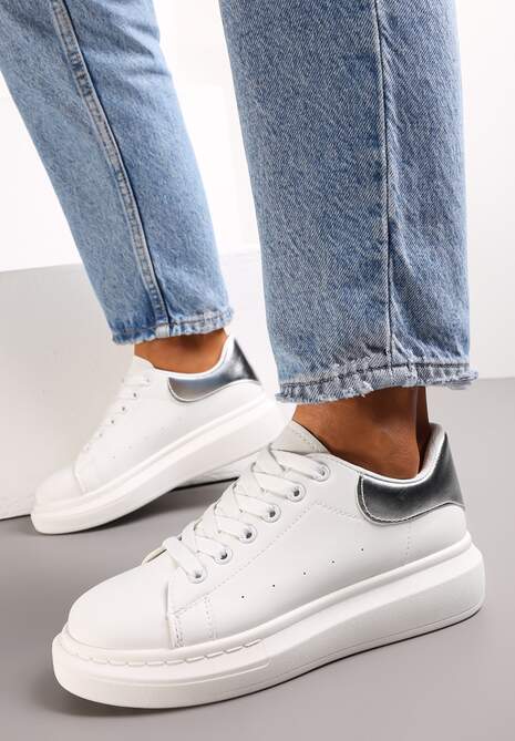Biało Srebrne Sneakersy na Platformie z Ozdobnym Zapiętkiem Davilana