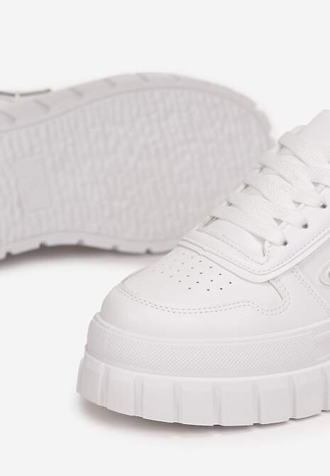Białe Sneakersy przed Kostkę z Perforacją i Przeszyciami Kodima 5