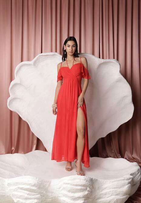 Czerwona Rozkloszowana Sukienka Maxi o Kopertowym Fasonie na Cienkich Ramiączkach Burwena 7