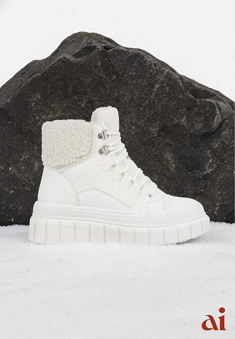 Białe Botki na Grubej Podeszwie z Futerkiem Nemda