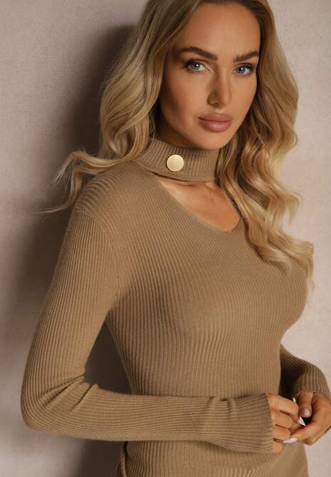 Jasnobeżowy Sweter Golf z Ozdobnym Wycięciem Przy Dekolcie Erticia 5