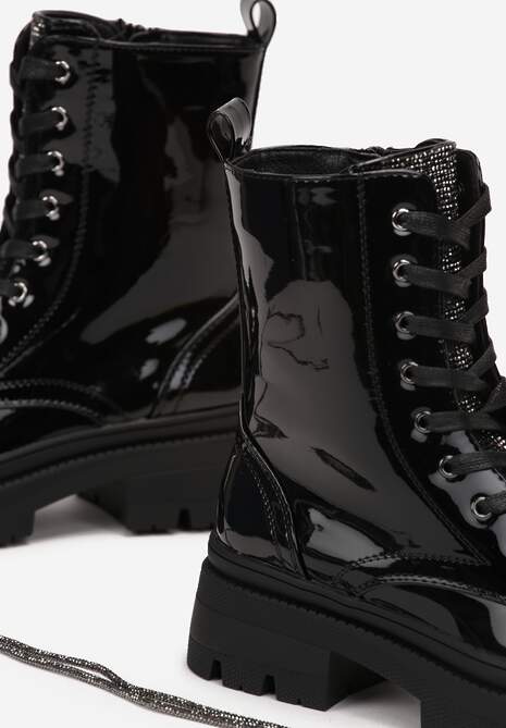 Czarne Lakierowane Botki Workery z Cyrkoniami i Tłoczoną Podeszwą Beatrizio 5