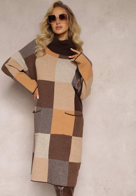 Brązowa Pudełkowa Sukienka z Dzianiny w Kratę z Szerokim Golfem Marinela 4