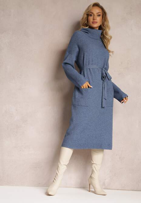 Niebieska Sweterkowa Sukienka z Materiałowym Paskiem i Wywijanym Golfem Raileanu 4