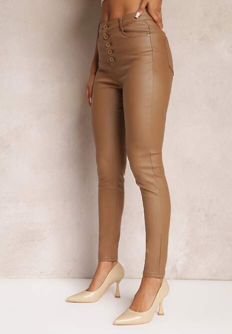 Jasnobrązowe Modelujące Spodnie z Ekoskóry o Fasonie Skinny Caetana 4