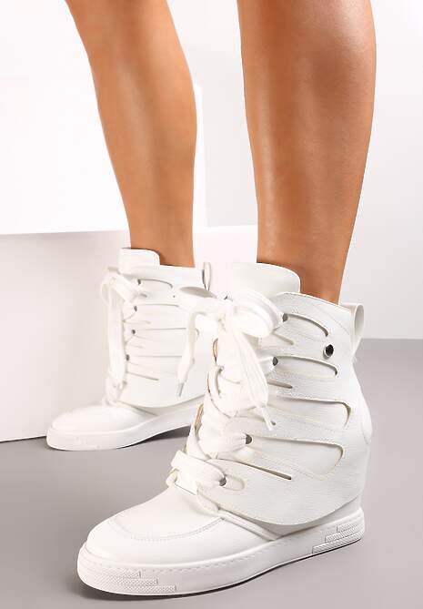Białe Sznurowane Sneakersy na Ukrytym Koturnie z Ozdobnymi Wycięciami Nickiss