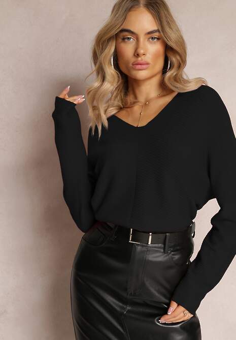 Czarny Luźny Sweter z Trójkątnym Dekoltem i Rękawami w Typie Nietoperz Oklenna 4