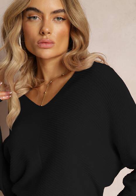 Czarny Luźny Sweter z Trójkątnym Dekoltem i Rękawami w Typie Nietoperz Oklenna 5