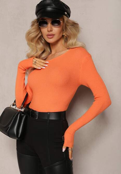 Pomarańczowy Klasyczny Sweter z Prążkowanej Dzianiny z Ozdobną Klamerką Idellia