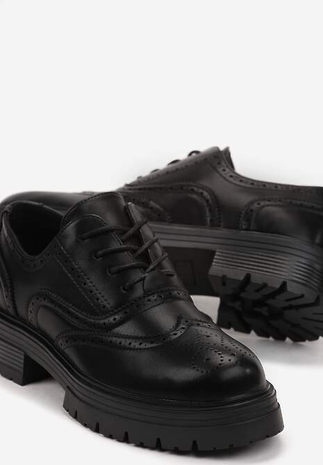 Pantofi negri cu talpă groasă și perforații Obasia 6