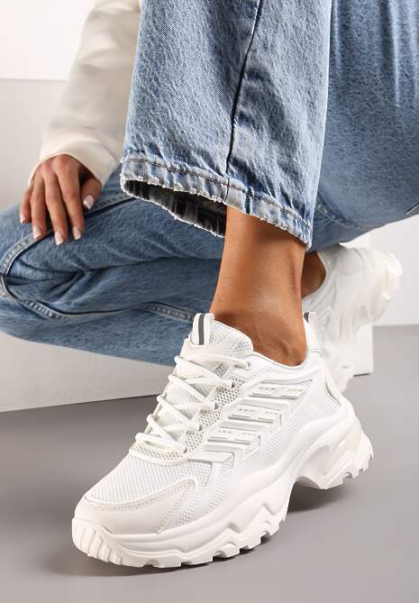 Białe Sneakersy na Tłoczonej Podeszwie z Siateczkowymi Wstawkami Amrogia