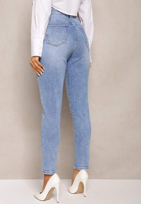 Niebieskie Jeansy Skinny Ozdobione Cienkim Łańcuszkiem Przy Szlufkach Adefia 4