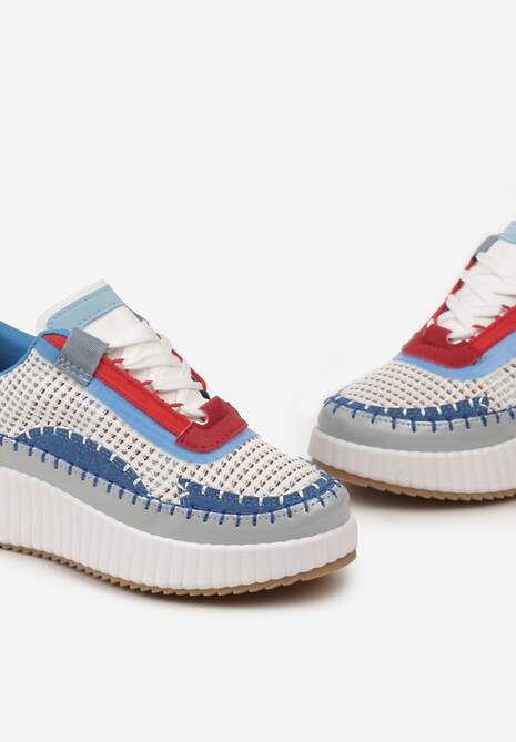 Biało-Niebieskie Sneakersy na Platformie Ozdobione Nitami i Patchworkowymi Wstawkami Jeneria 5