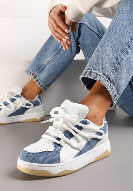 Niebiesko-Białe Sneakersy z Ozdobnymi Sznurówkami na Niskiej Platformie z Perforacją Dearias