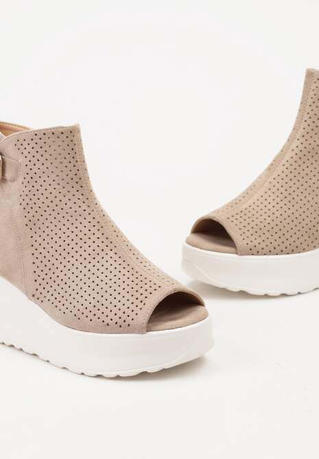 Beżowe Ażurowe Sandały na Koturnie z Noskiem Peep Toe i Odkrytą Piętą Bhanios 6