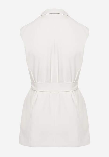 Biała Elegancka Kamizelka Stylizowana na Wiązaną Marynarkę Bez Rękawów Qirama 7