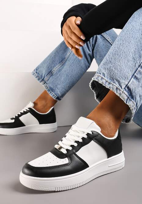 Biało-Czarne Klasyczne Sneakersy z Perforacją i Sznurowaniem Natessu