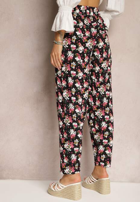Pantaloni negri din viscoză cu elastic în talie cu model floral Tellnama 5