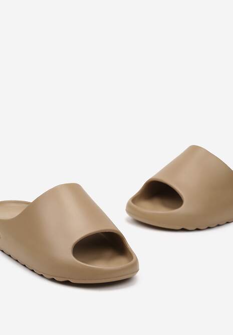 Papuci plati din spuma de culoare bej inchis cu banda larga Nellarina 6