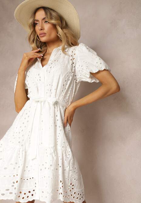 Biała Bawełniana Sukienka Ażurowa z Materiałowym Paskiem i Guzikami Tiimaia