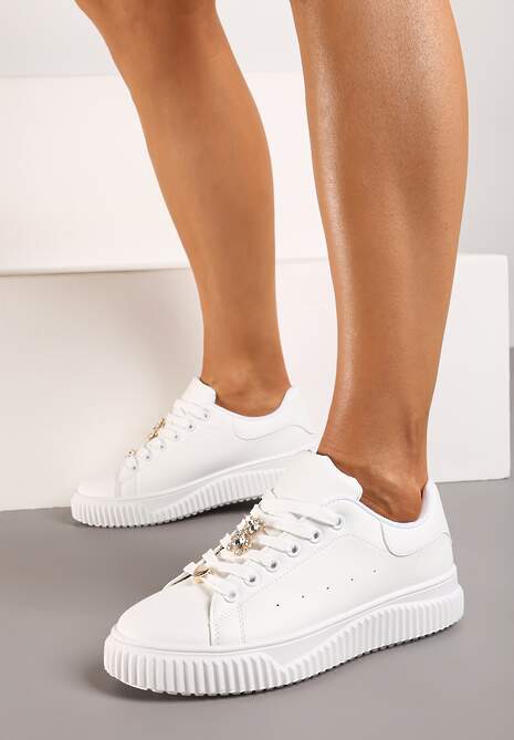 Białe Sneakersy na Niskiej Platformie ze Wstawką z Ekozamszu i Złotym Misiem Nleona