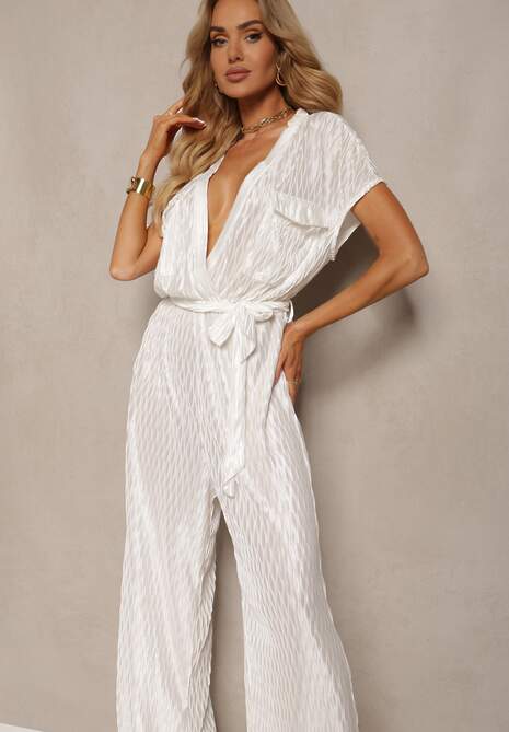 Salopeta alba tip plic cu elastic in talie cu pantaloni palazzo si curea din material Hesperi 4